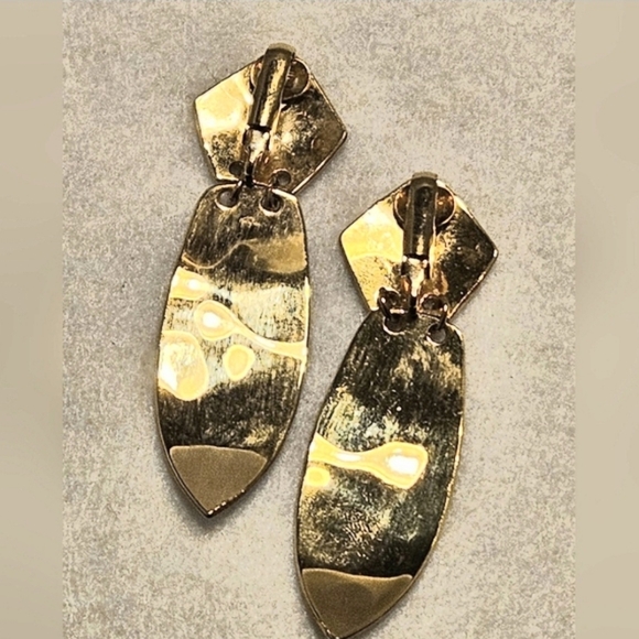 Vintage-Inspired Navy Blue and Gold Enamel Dangle Clip-On Earrings - Picture 3 of 5